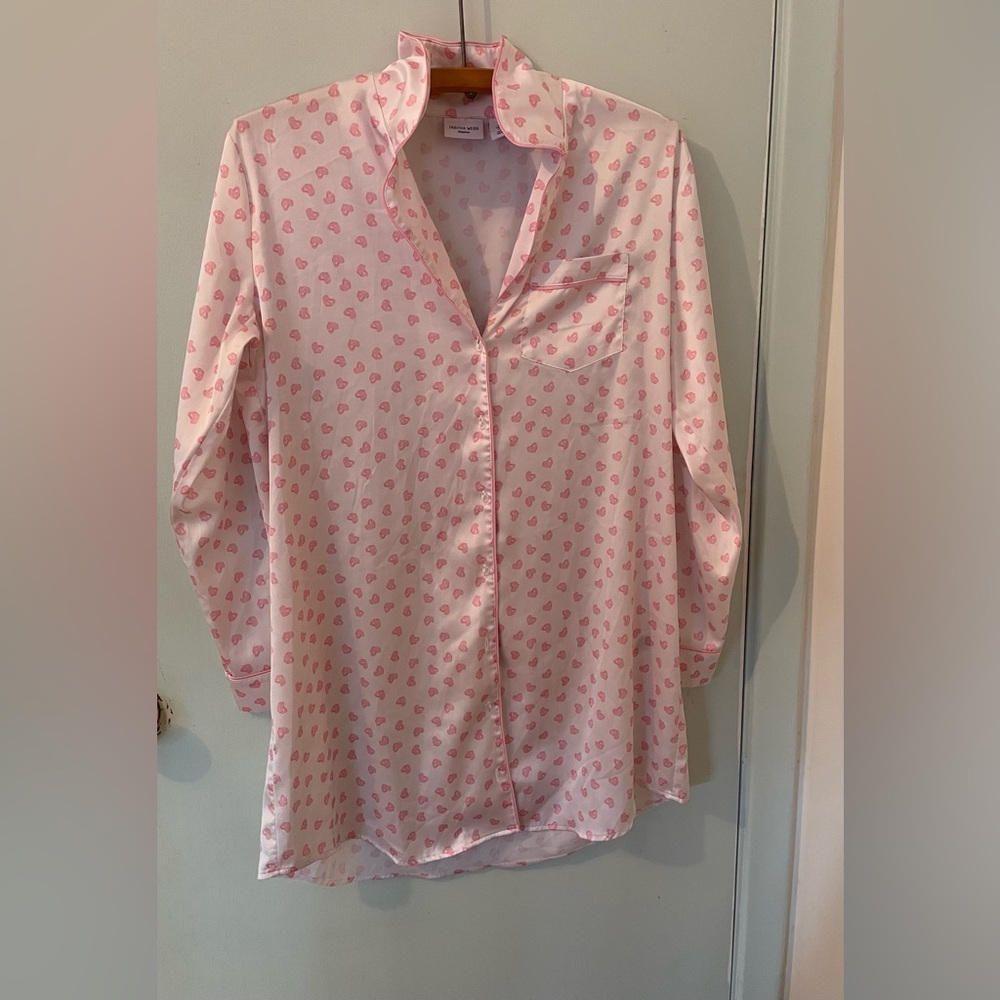 NWOT Tabitha Webb⭐️sleepwear pink and white satin hearts sleep shirt Siz…